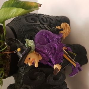Halloween Ornament Witch On Broom With Black Cat Hanging Ornament (Pre-Owned)
